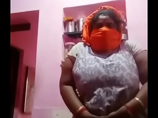 Indian Aunty Masturbating XXX Desi Video